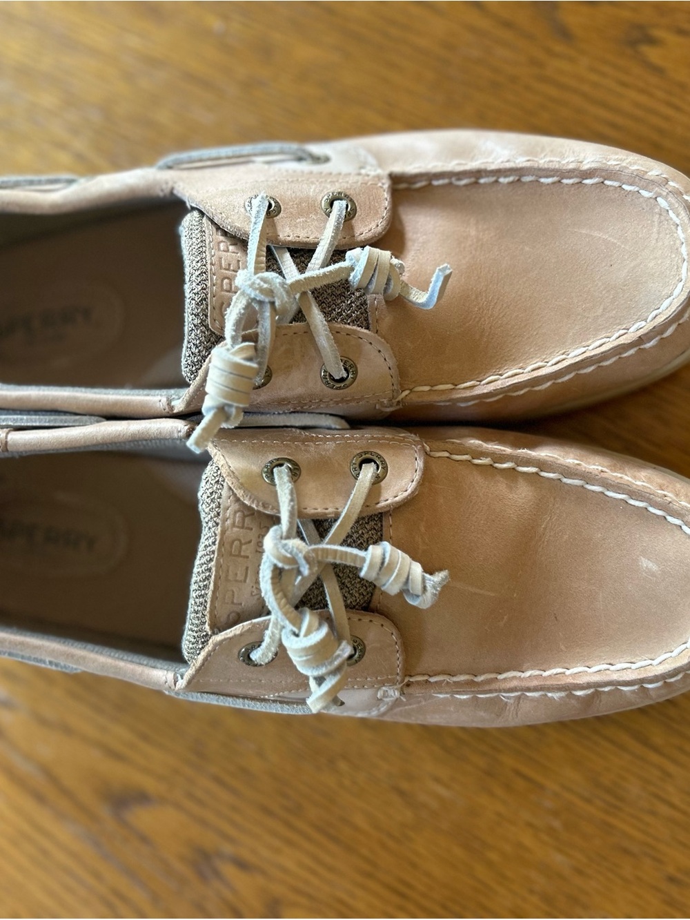 Casual women’s Boat Shoes in Light Tan - Picture 2 of 7